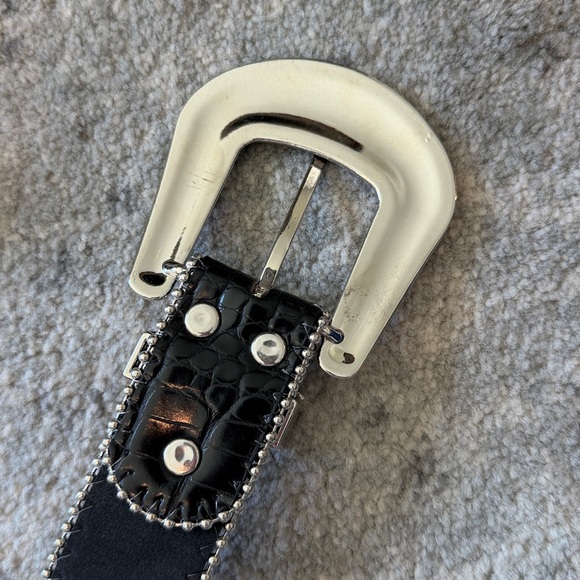 Women Western Rhinestone Studded Leather Belt - Picture 10 of 10